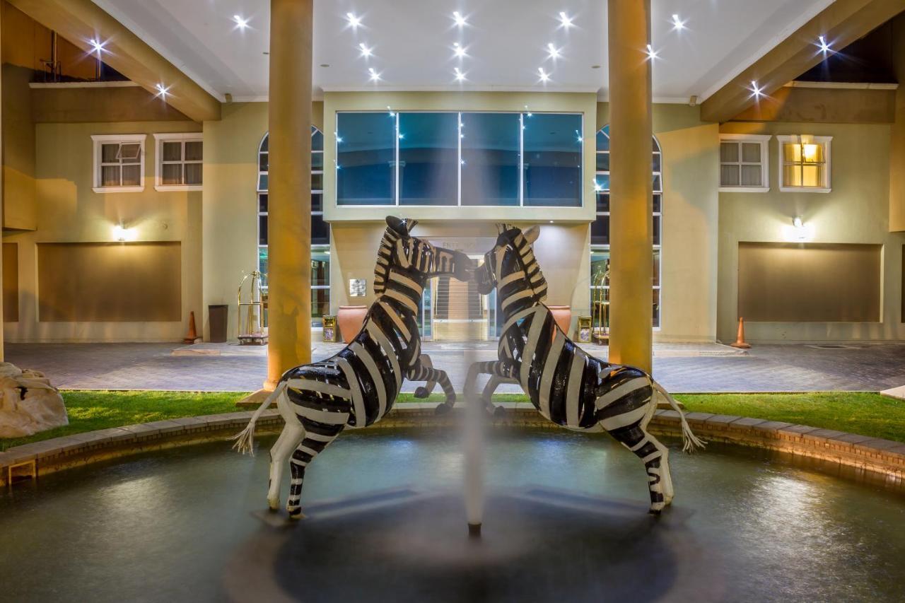 Majestic Five Hotel Palapye エクステリア 写真